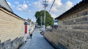 受尽挫折后，是选择随波逐流还是继续坚持自己喜欢的？游戏画面